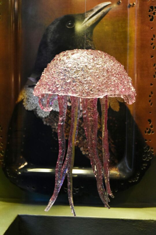 medusa de cristal rosa